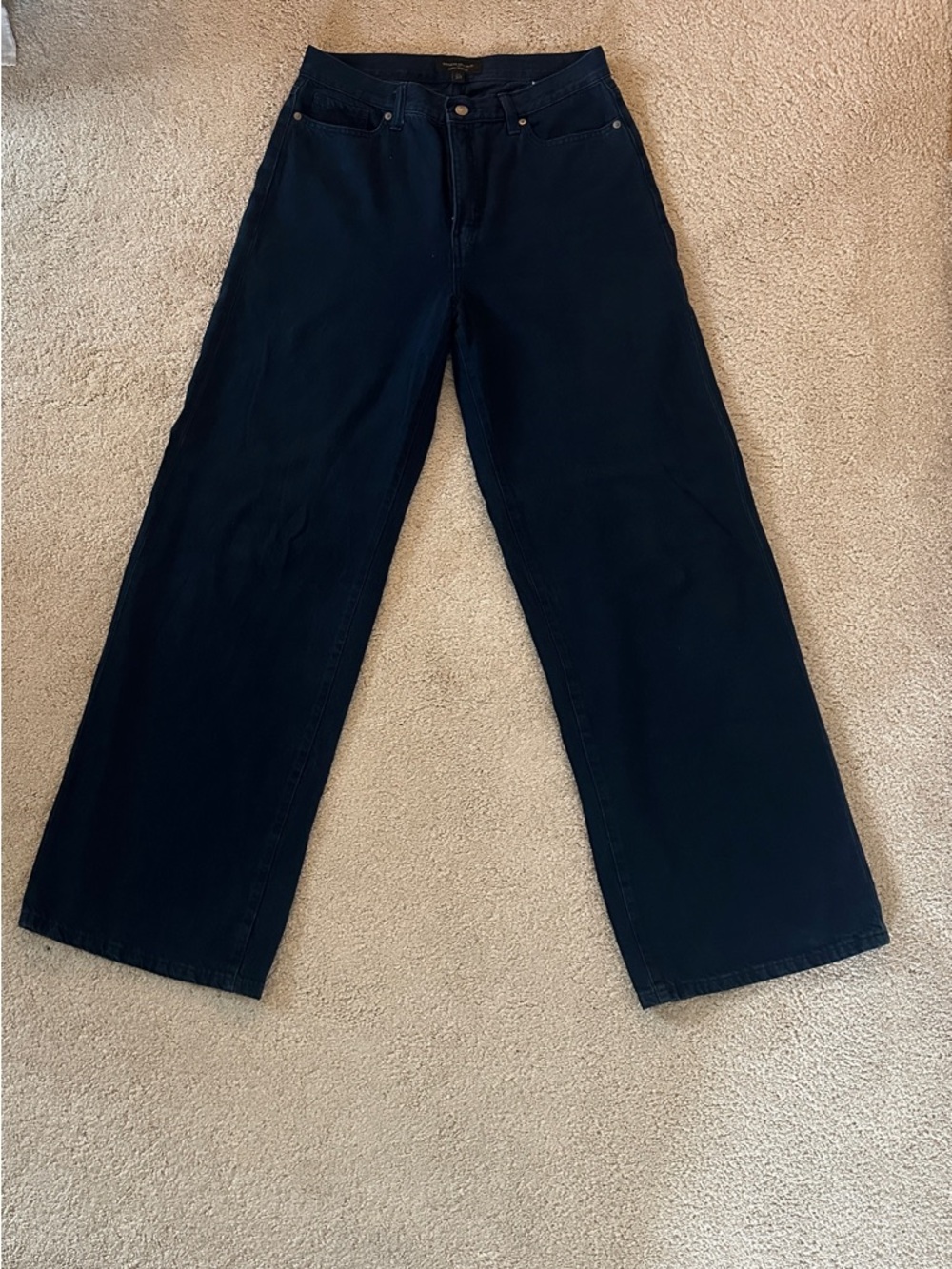 Banana Republic Women’s Relaxed Extreme Wide-Leg Jeans